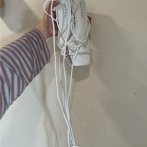 ShoeNTale White Drawstring Bag